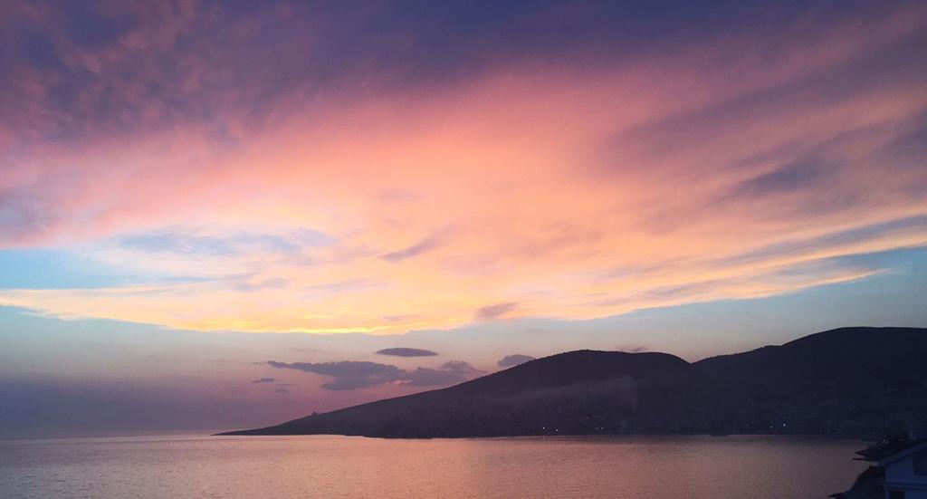 White Residence Luxury Apartments Saranda Kültér fotó